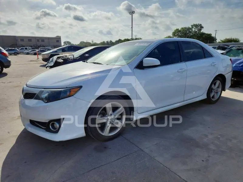 2014 Toyota CAMRY фото