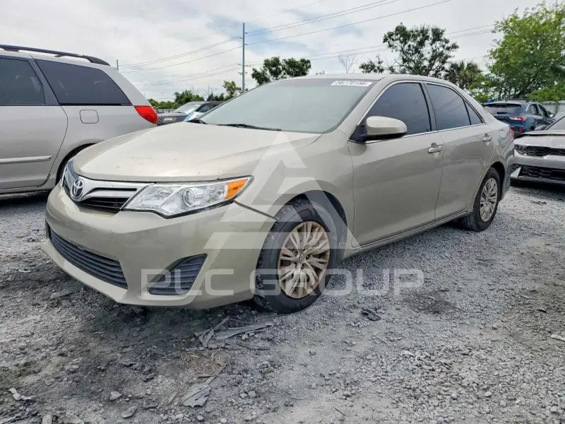 2014 Toyota CAMRY фото