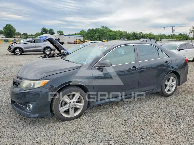 2014 Toyota CAMRY фото