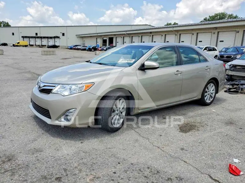 2014 Toyota CAMRY фото