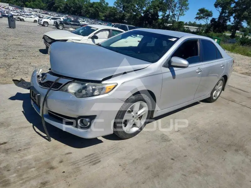 2014 Toyota CAMRY фото