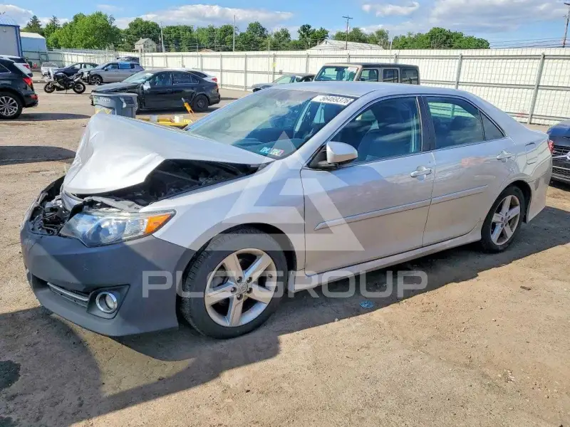 2014 Toyota CAMRY фото