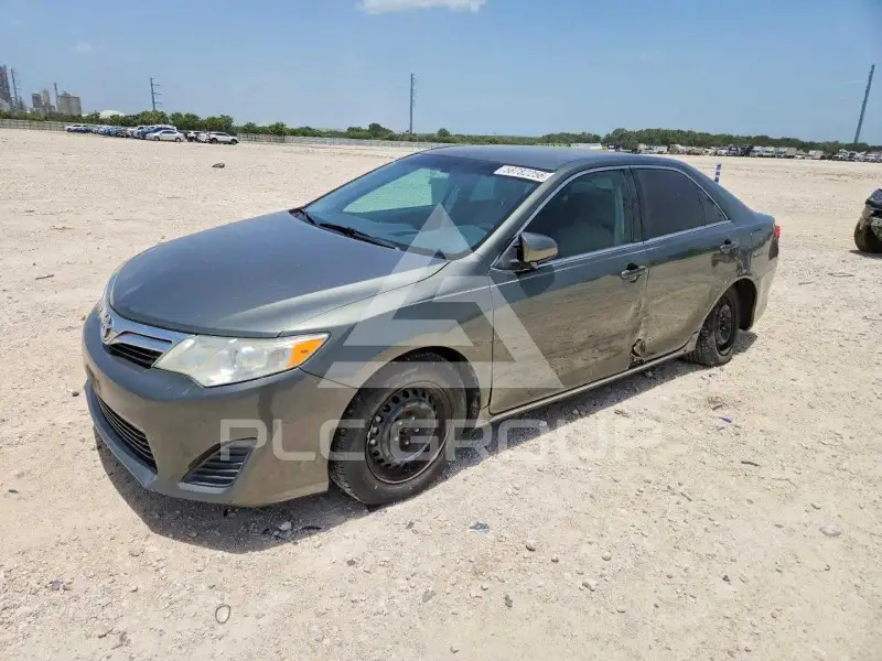 2014 Toyota CAMRY фото