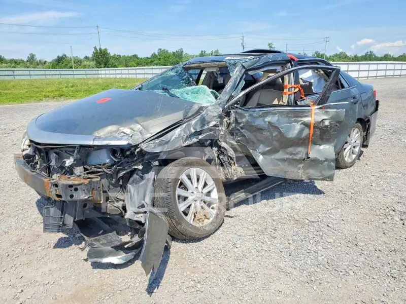 2014 Toyota CAMRY photo