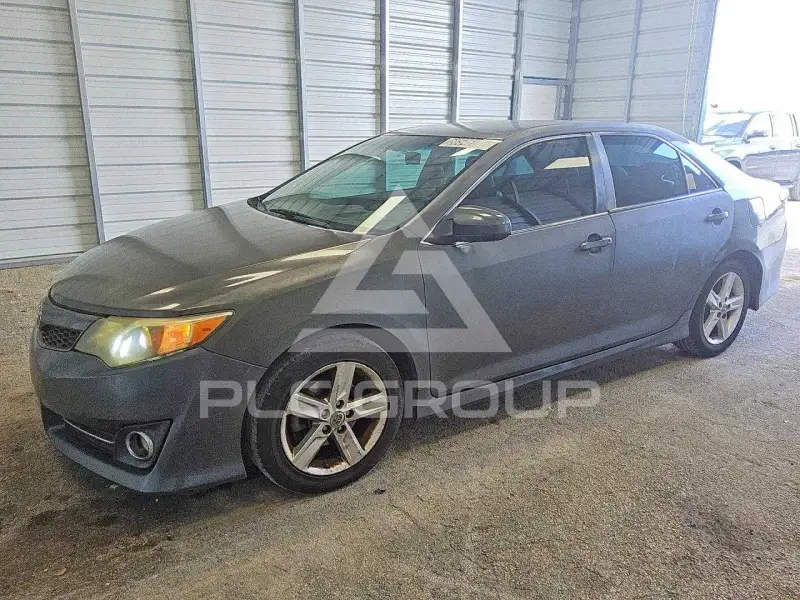 2014 Toyota CAMRY фото