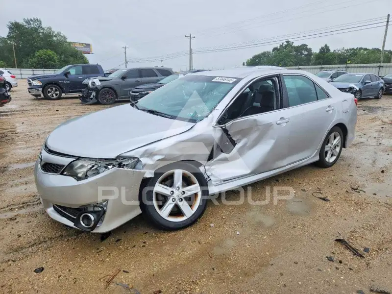2014 Toyota CAMRY фото