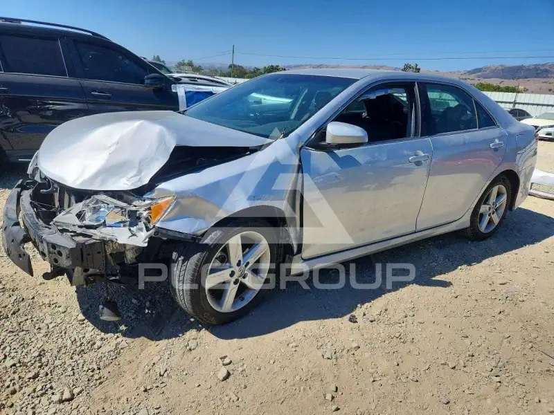2014 Toyota CAMRY фото