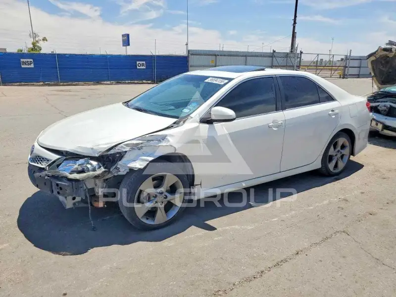 2014 Toyota CAMRY фото