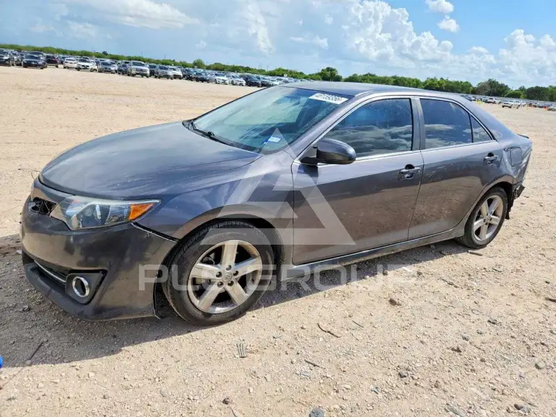 2014 Toyota CAMRY photo