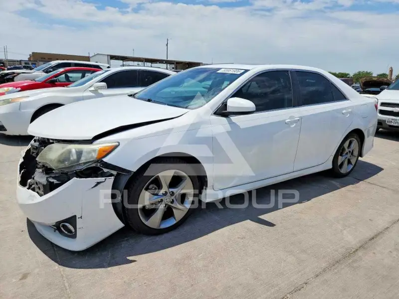 2014 Toyota CAMRY фото