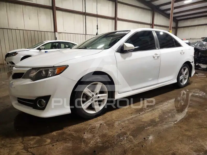 2014 Toyota CAMRY фото