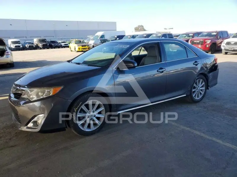 2014 Toyota CAMRY photo