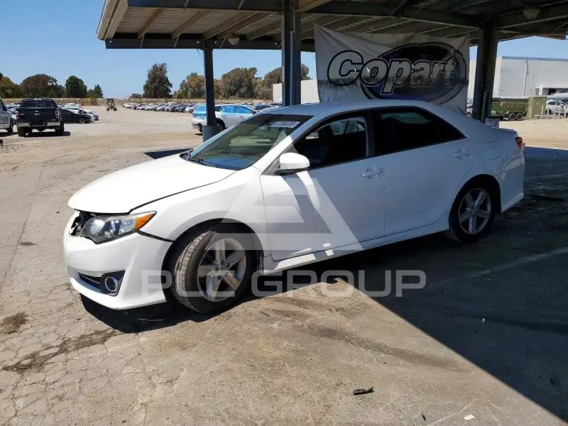 2014 Toyota CAMRY фото