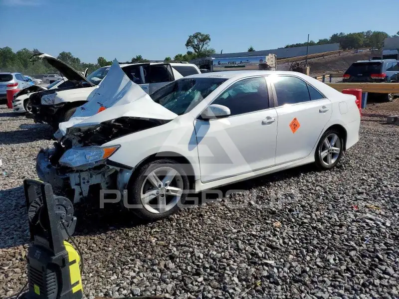 2014 Toyota CAMRY фото