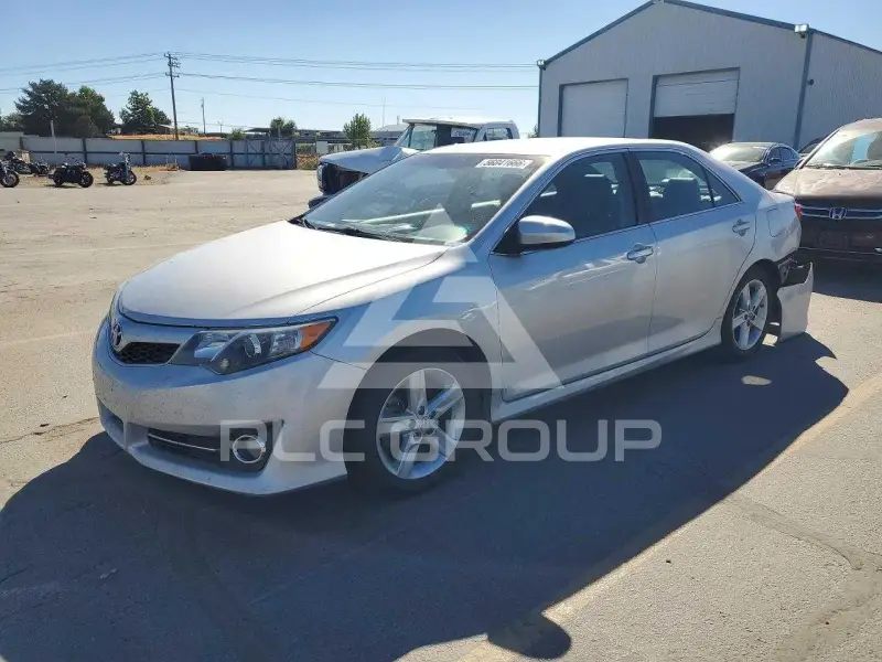 2014 Toyota CAMRY фото