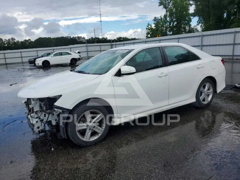 2014 Toyota CAMRY фото