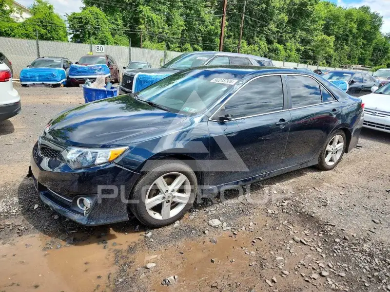 2014 Toyota CAMRY фото