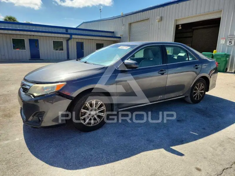 2014 Toyota CAMRY фото