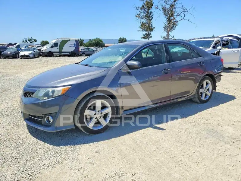 2014 Toyota CAMRY фото