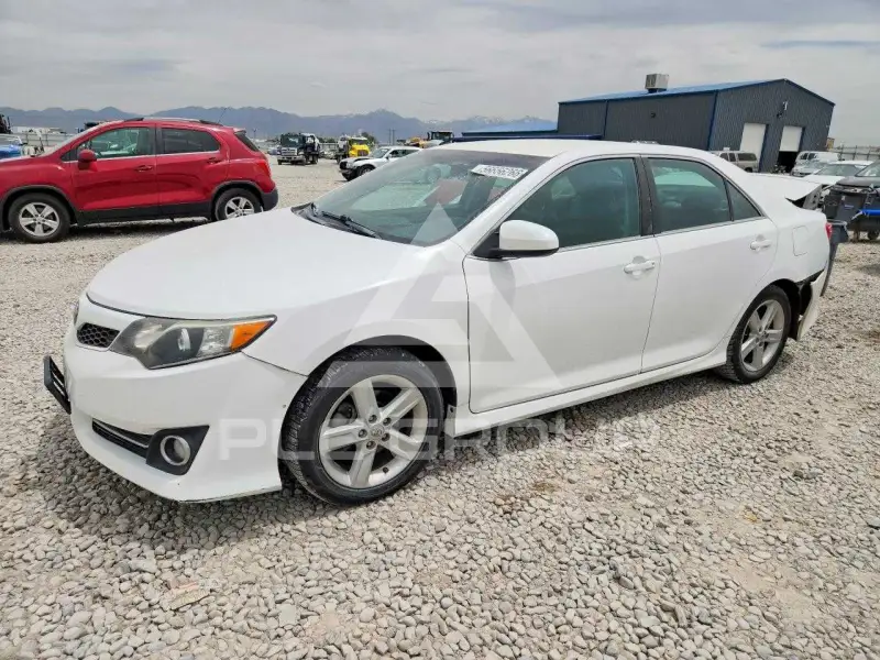 2014 Toyota CAMRY фото
