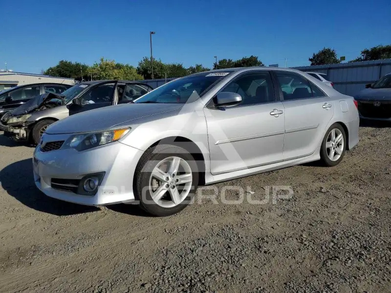 2014 Toyota CAMRY фото