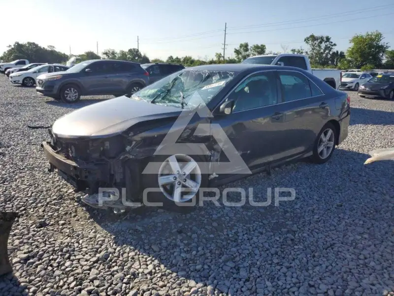 2014 Toyota CAMRY фото