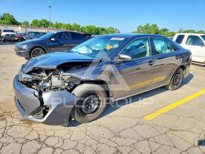2014 Toyota CAMRY фото