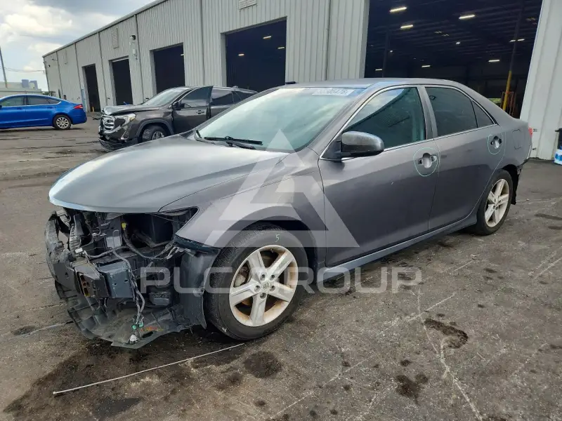 2014 Toyota CAMRY фото