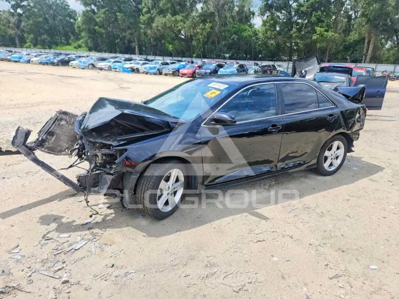 2014 Toyota CAMRY фото