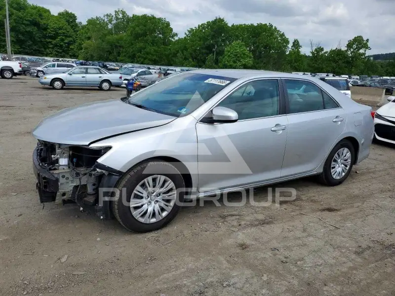 2014 Toyota CAMRY photo