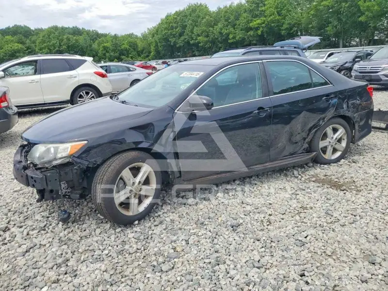 2014 Toyota CAMRY фото