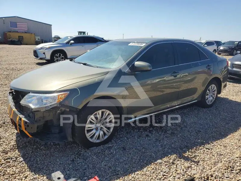 2014 Toyota CAMRY photo