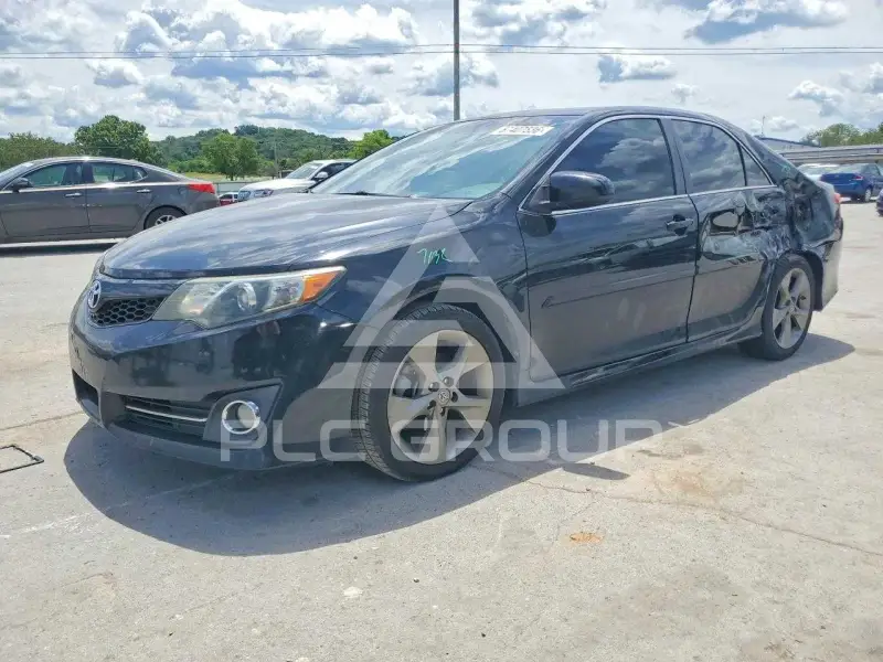 2014 Toyota CAMRY фото