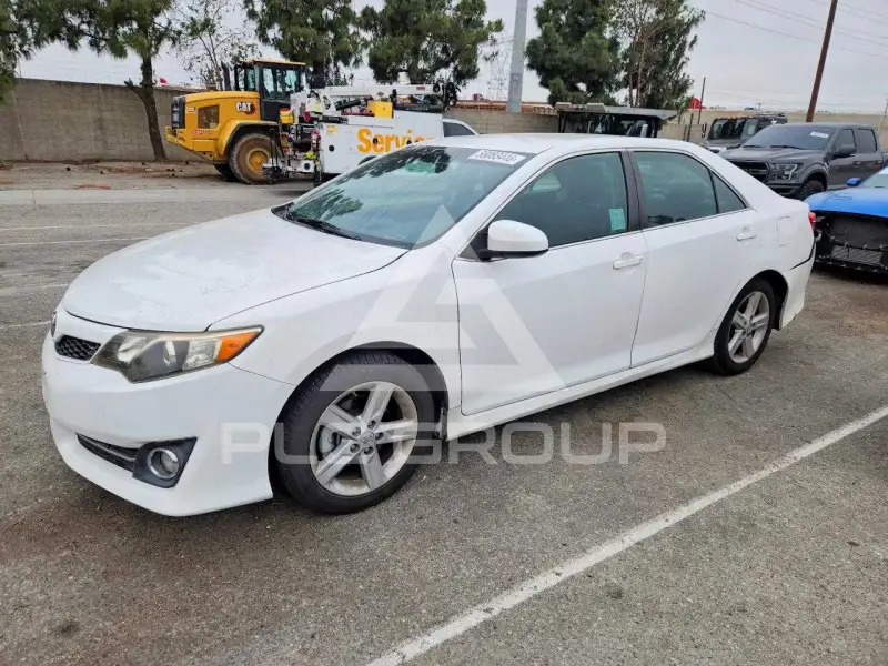 2014 Toyota CAMRY photo