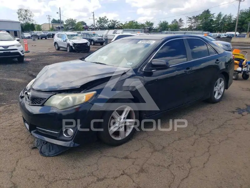2014 Toyota CAMRY photo