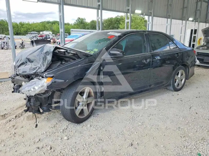2014 Toyota CAMRY фото