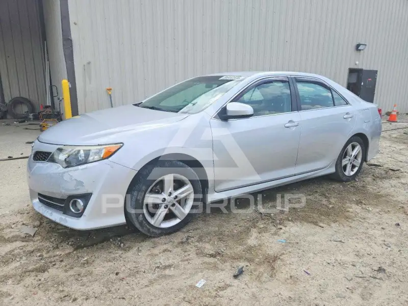 2014 Toyota CAMRY photo