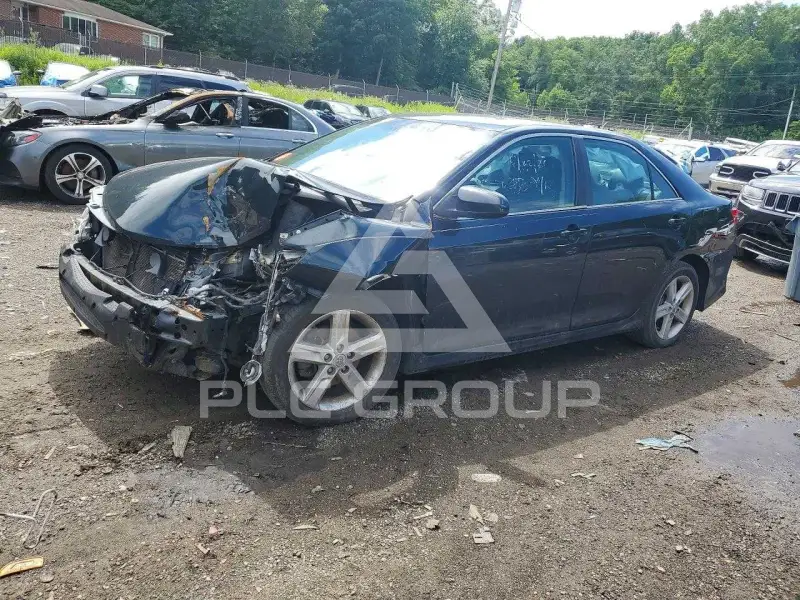 2014 Toyota CAMRY photo