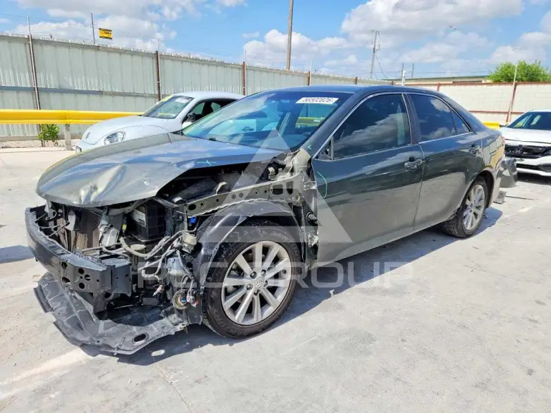 2014 Toyota CAMRY фото