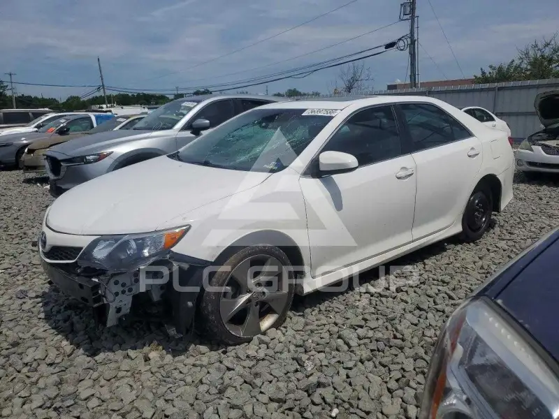 2014 Toyota CAMRY фото