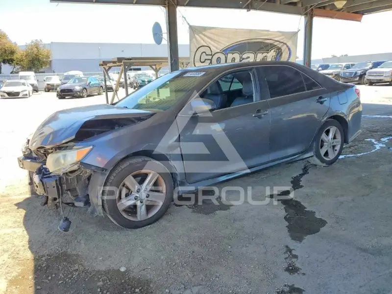 2014 Toyota CAMRY photo