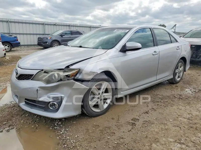 2014 Toyota CAMRY фото
