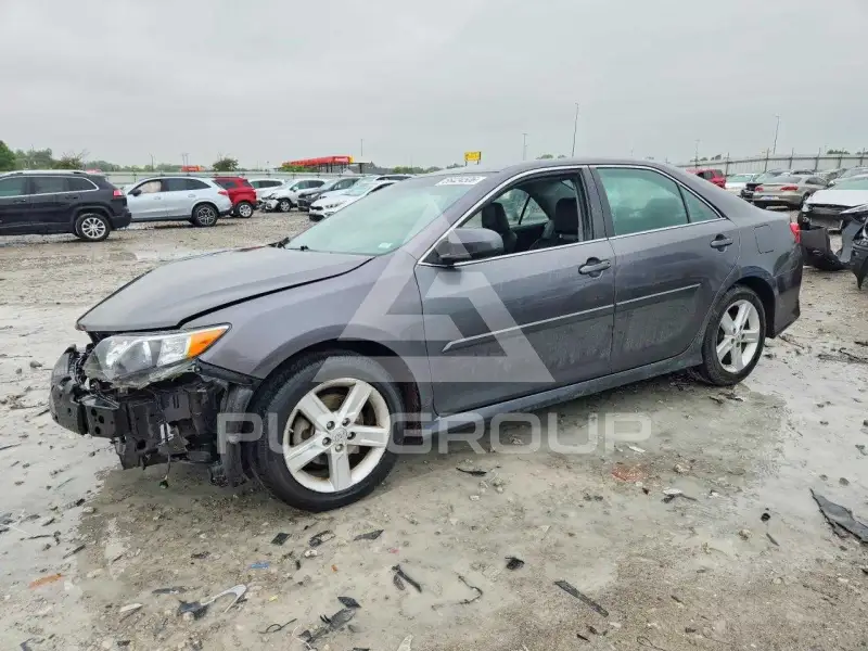 2014 Toyota CAMRY photo