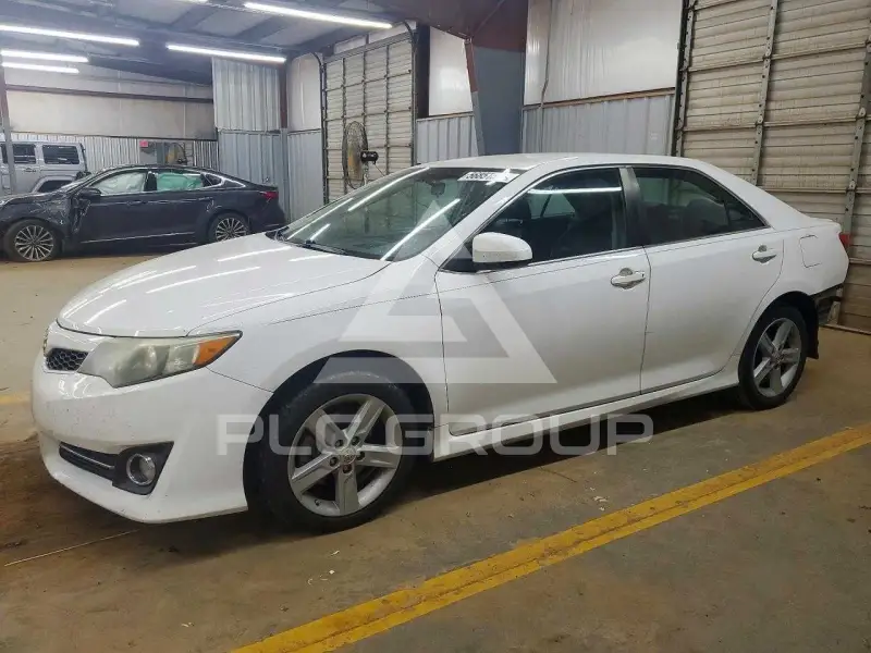 2014 Toyota CAMRY фото
