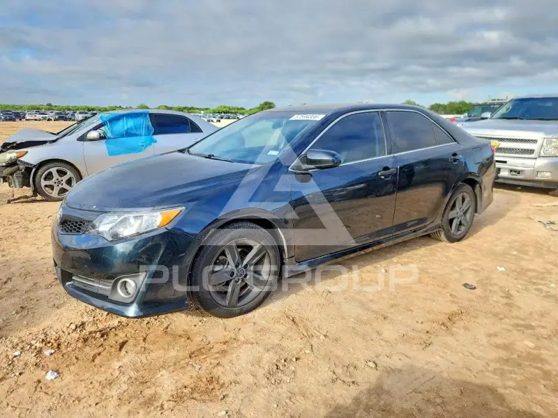2014 Toyota CAMRY photo