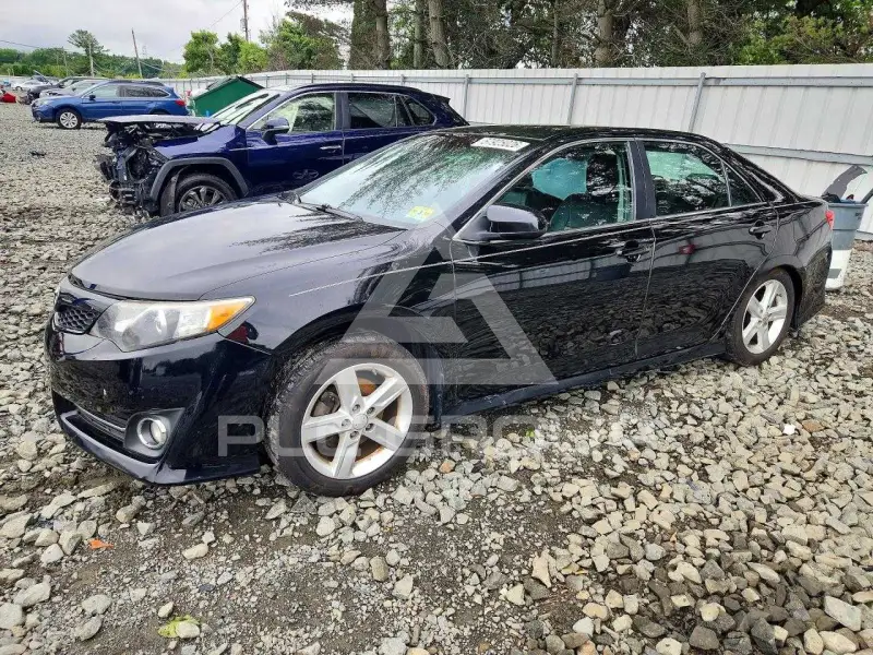 2014 Toyota CAMRY photo