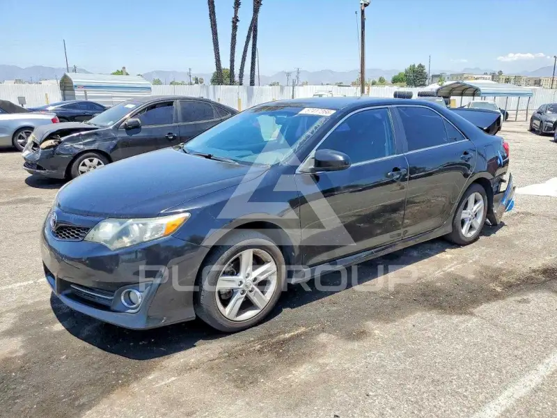 2014 Toyota CAMRY фото