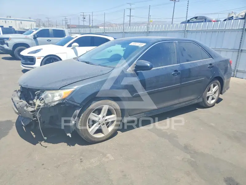 2014 Toyota CAMRY photo