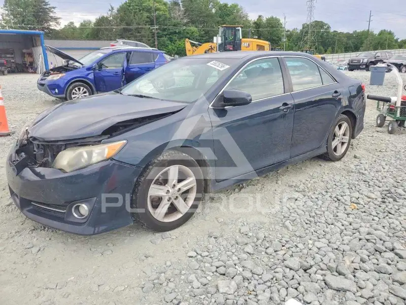 2014 Toyota CAMRY фото