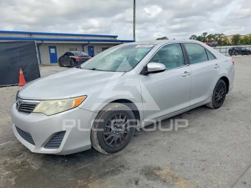 2014 Toyota CAMRY фото